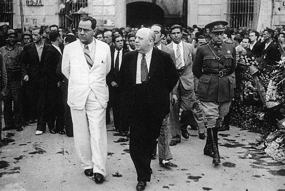 Juan Negrín e Indalecio Prieto, los dos líderes del socialismo durante los años 30.