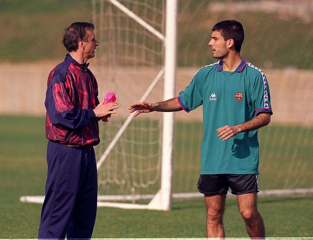 El entrenador que te hace debutar puede llegar a ser tu padre futbolístico, como Cruyff para Guardiola.